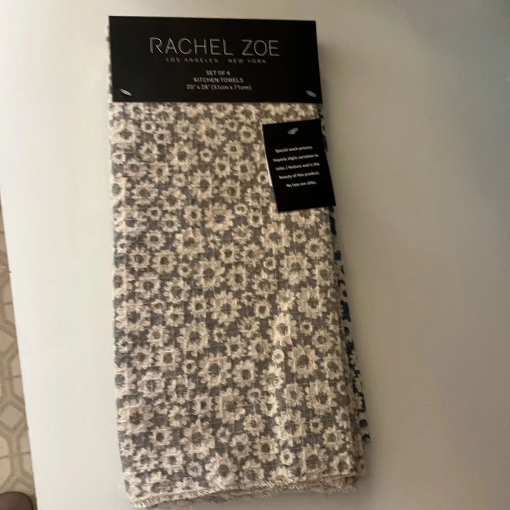 Rachel Zoe Dish Towels (4) NWT - Picture 8 of 9